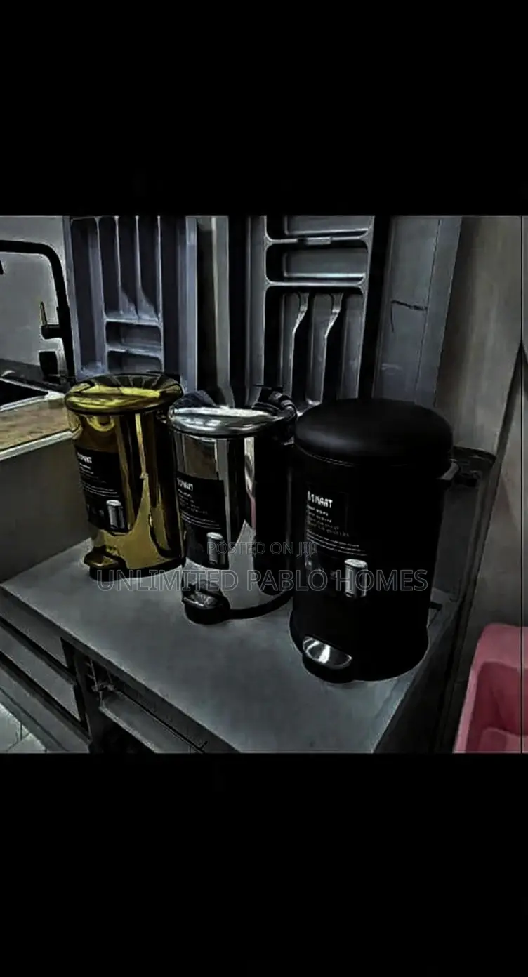 Stainless Steel Pedal Trash Bin