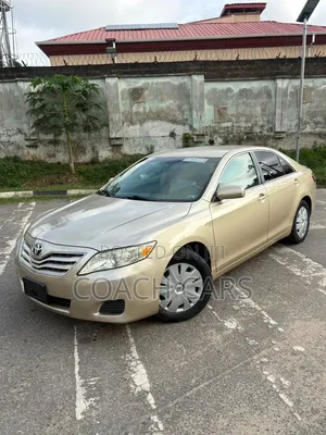 Toyota Camry 2010 Gold