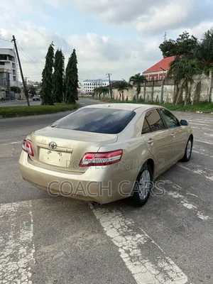 Toyota Camry 2010 Gold