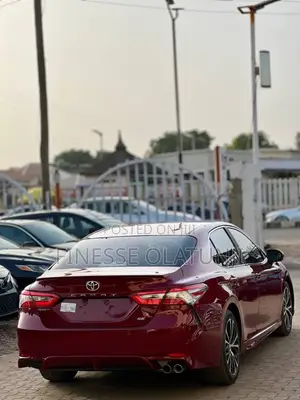 Toyota Camry SE (2.5L 4cyl 8A) 2019 Red