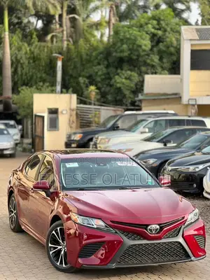 Toyota Camry SE (2.5L 4cyl 8A) 2019 Red