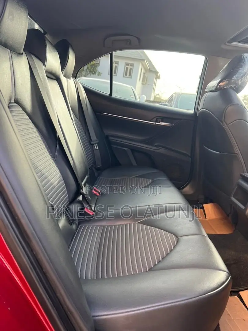 Toyota Camry SE (2.5L 4cyl 8A) 2019 Red