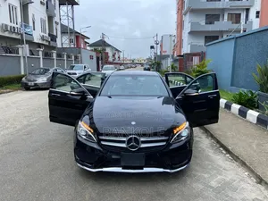 Mercedes-Benz C300 2015 Black