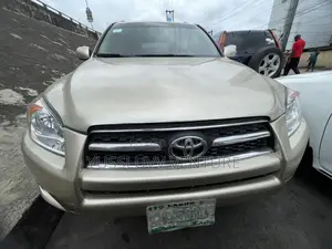 Toyota RAV4 2008 Gold