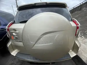 Toyota RAV4 2008 Gold