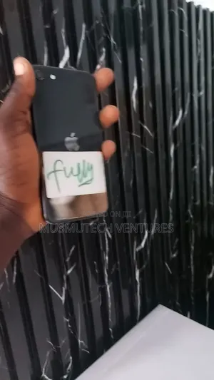 Apple iPhone 7 32 GB Black