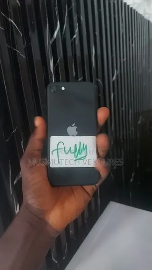 Apple iPhone 7 32 GB Black