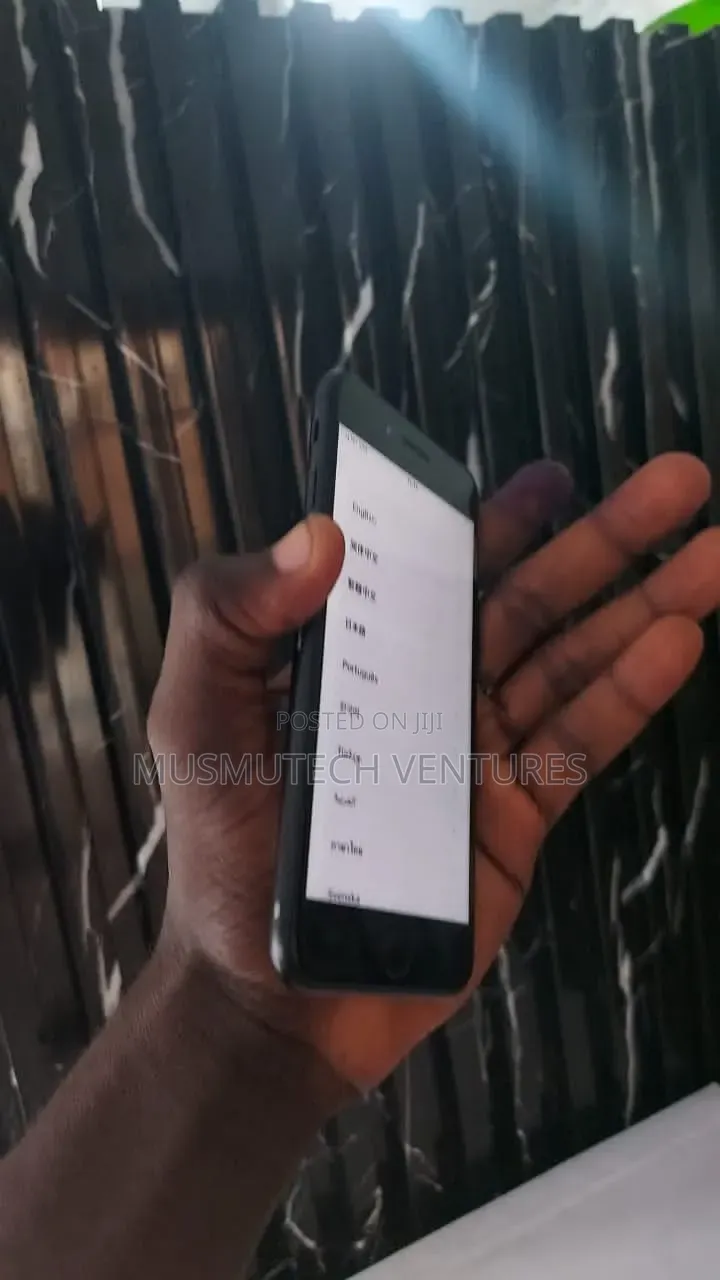 Apple iPhone 7 32 GB Black