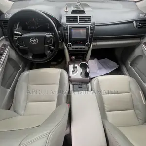 Toyota Camry XLE 4dr Sedan (2.5L 4cyl 6A) 2013 Silver