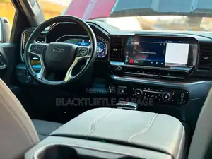 Chevrolet Silverado 2023 Red