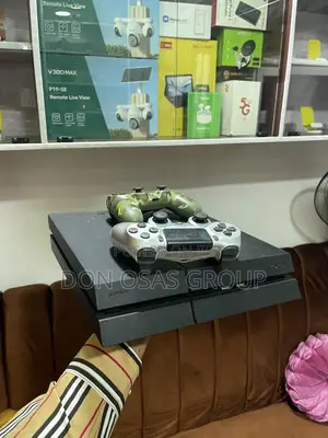 PS4 Fat With Fifa 23 and 2 Pads 195k
