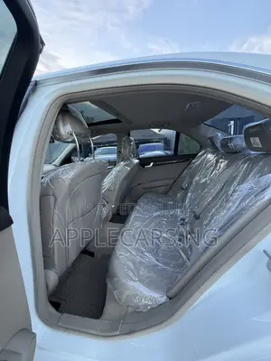 Mercedes-Benz C300 Sport 4Matic Sedan AWD (3.5L 6cyl 7A) 2014 White