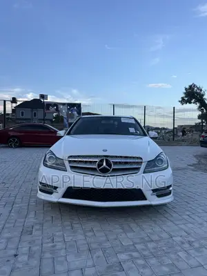 Mercedes-Benz C300 Sport 4Matic Sedan AWD (3.5L 6cyl 7A) 2014 White
