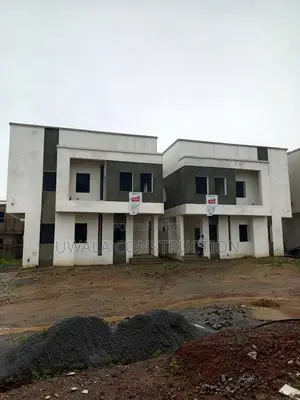 4bdrm Duplex in FHA for sale