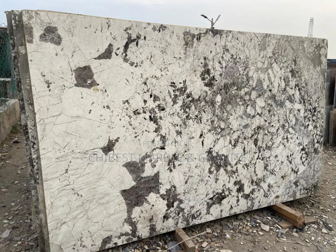 Sharp Marble Quartz for Kitchen Cabinets and Countertops and Steps