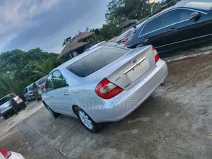 Toyota Camry 2004 Silver