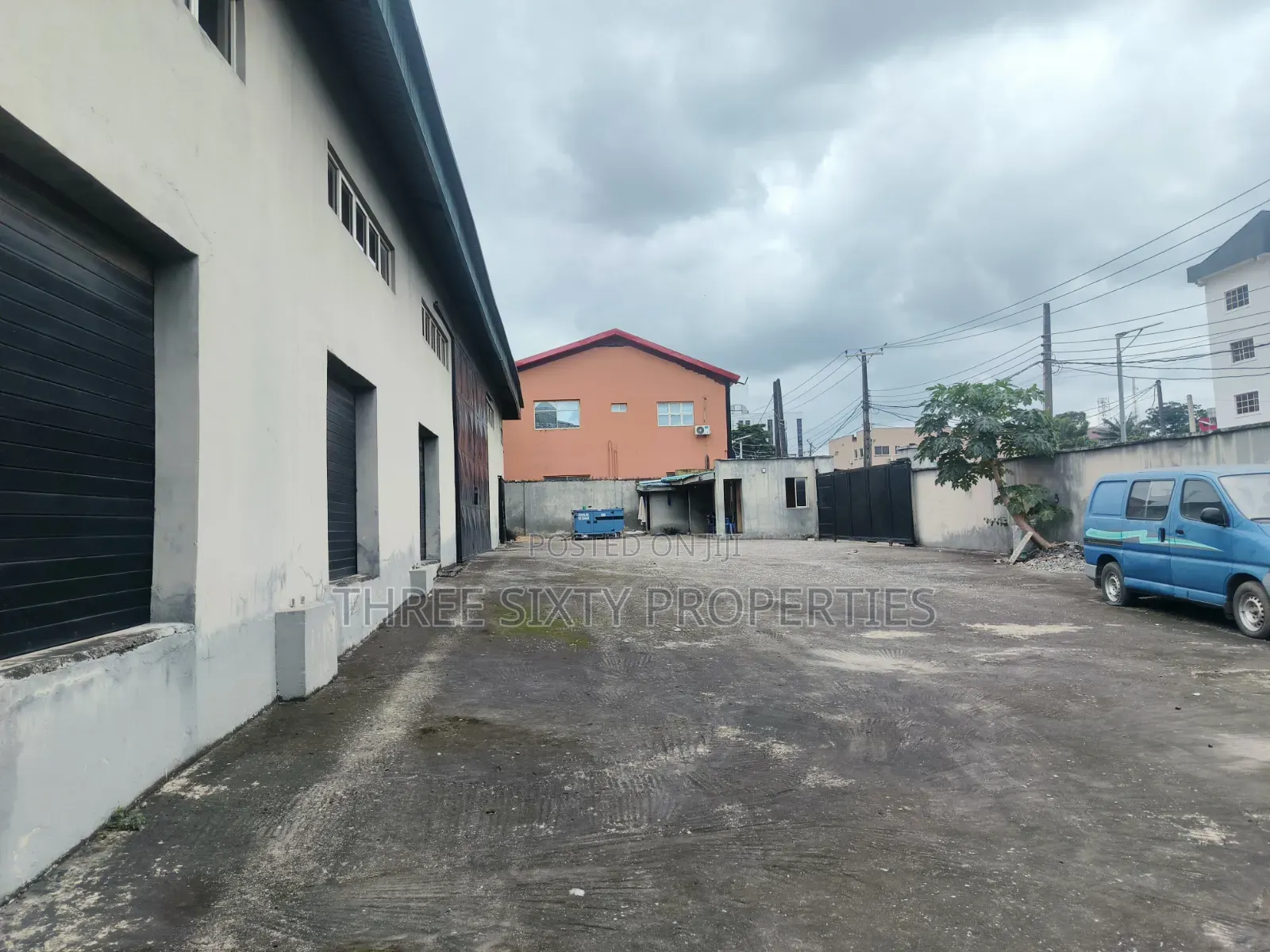 930 SQM Warehouse With Compound