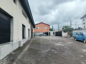 930 SQM Warehouse With Compound