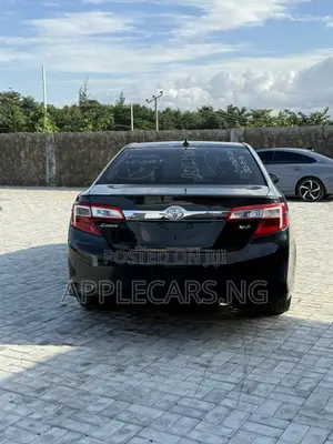Toyota Camry XLE V6 4dr Sedan (3.5L 6cyl 6A) 2013 Gray