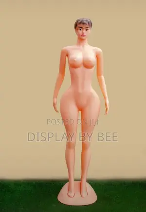 Female Mannequin With Face
