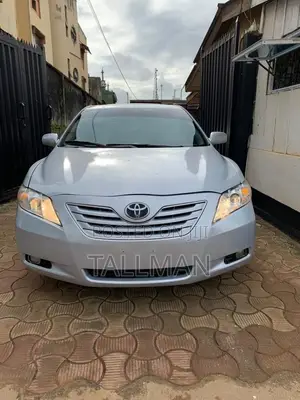 Toyota Camry XLE 4dr Sedan (2.4L 4cyl 5A) 2009 Silver