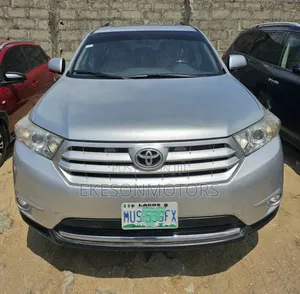Toyota Highlander Limited 3.5l 4WD 2013 Silver