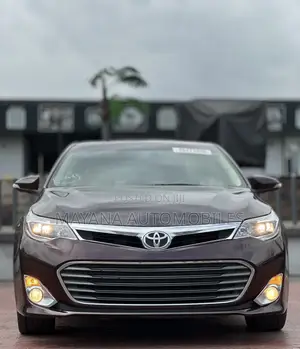 Toyota Avalon Limited Sedan FWD (3.5L 6cyl 6A) 2013 Burgundy