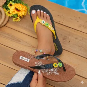 MAXX Footwear