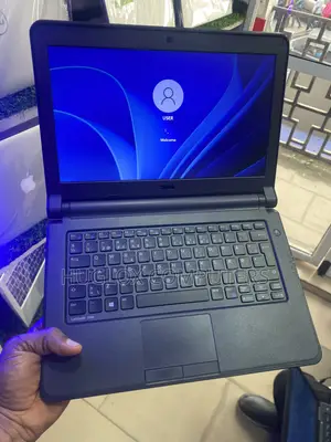 Laptop Dell Latitude 3350 4GB Intel SSD 128GB