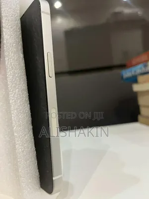 Apple iPhone 13 128 GB White