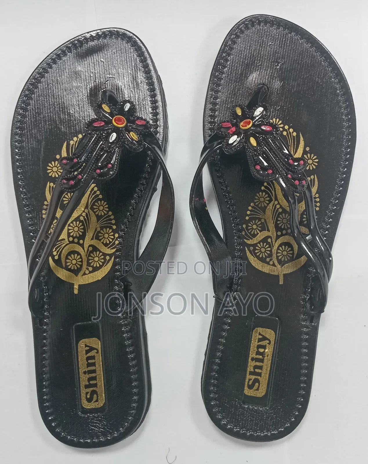 MAXX Footwear