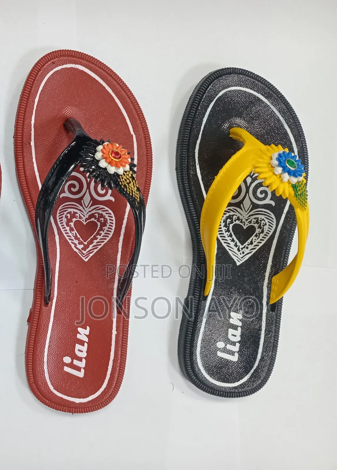 MAXX Footwear