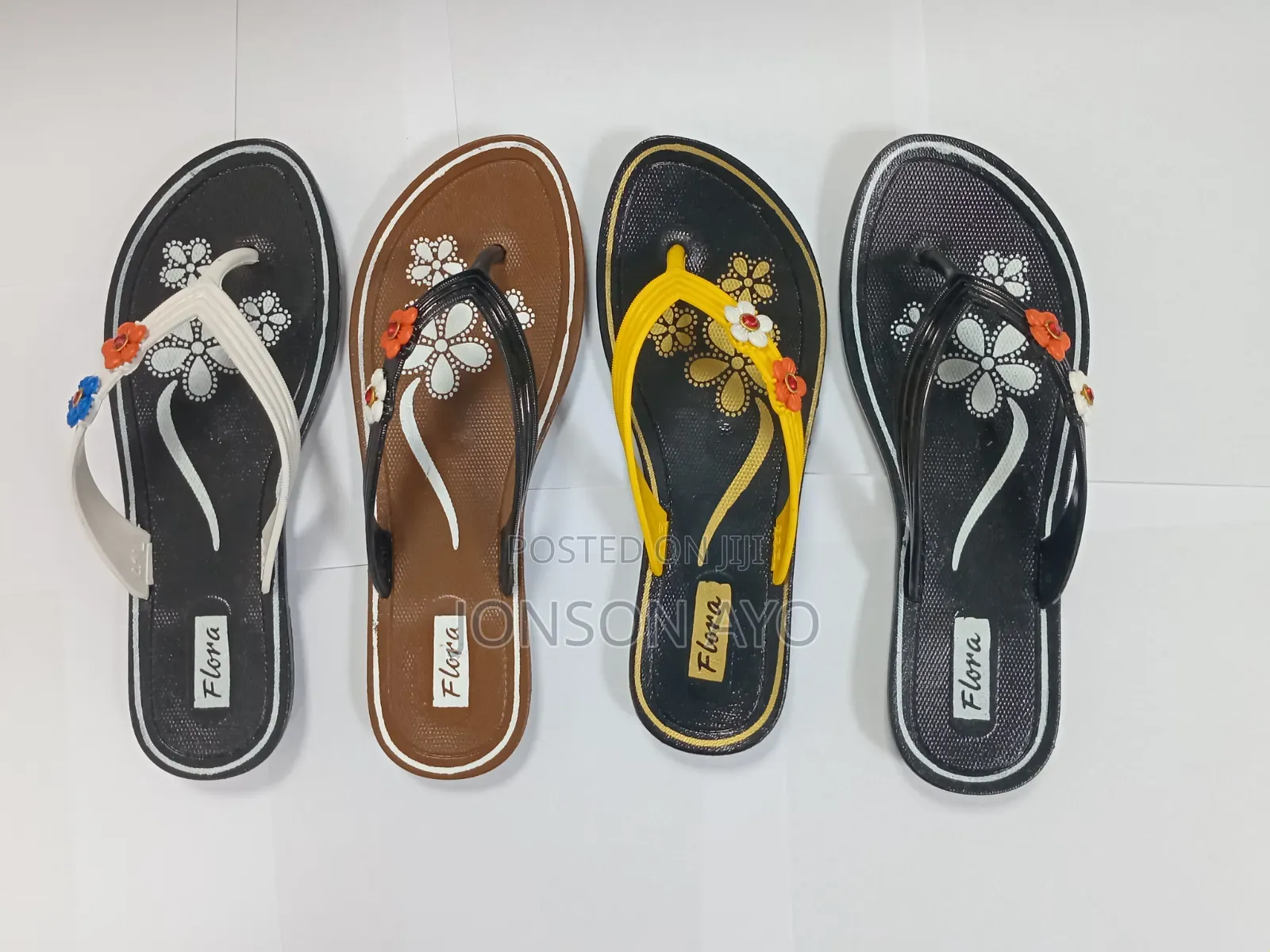 MAXX Footwear