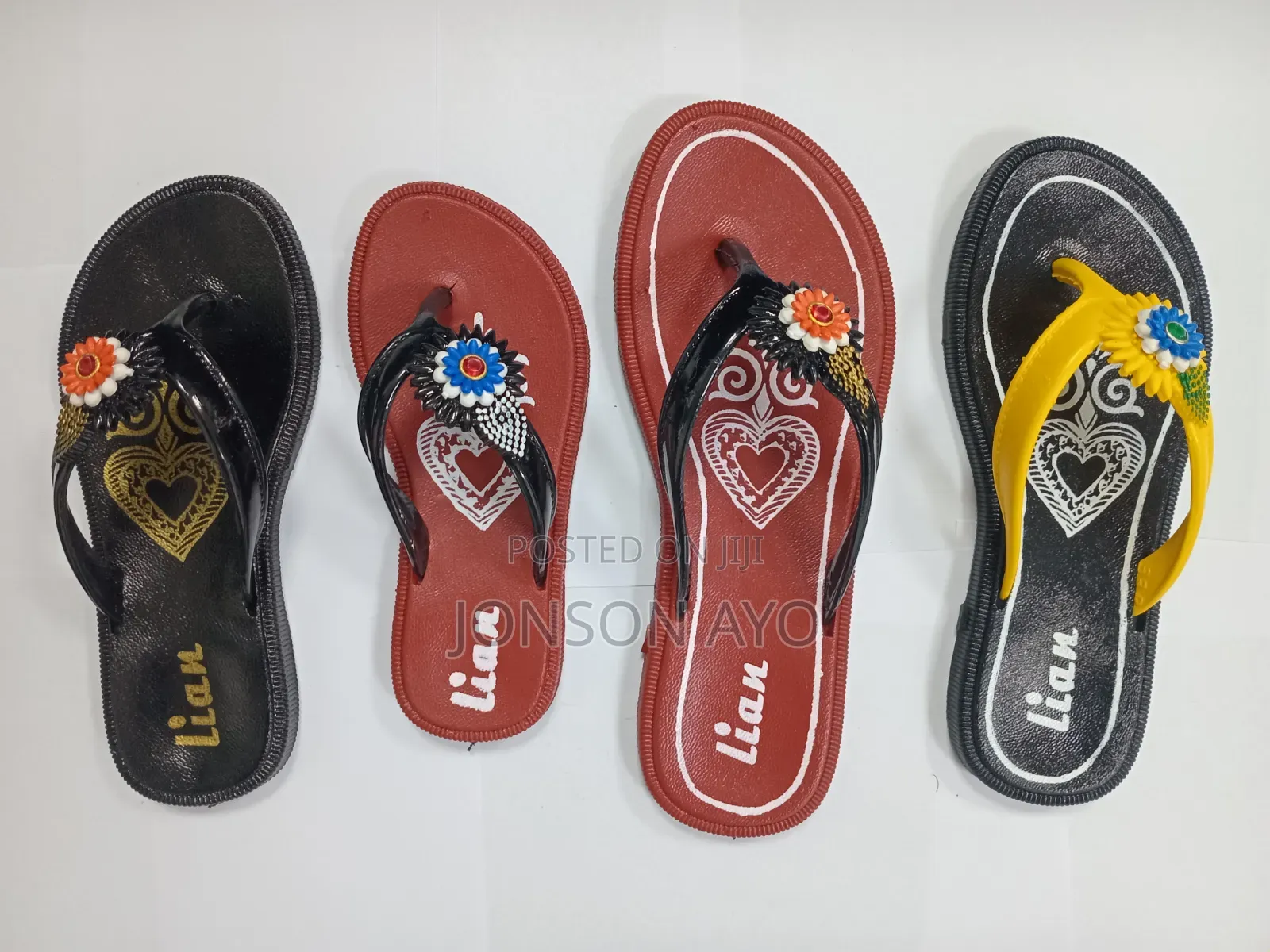 MAXX Footwear