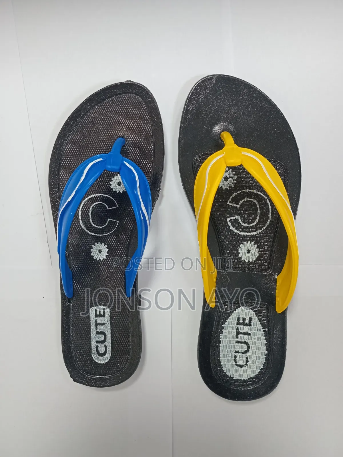 MAXX Footwear