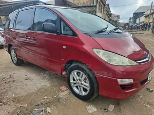 Toyota Previa 2002 Red