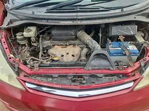 Toyota Previa 2002 Red