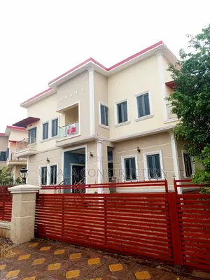 5bdrm Duplex in FHA for sale