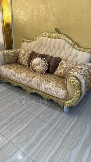 The First Figure Sofa Set
