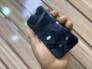 Apple iPhone SE 128 GB Black