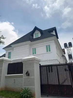 5bdrm Duplex in FHA for sale