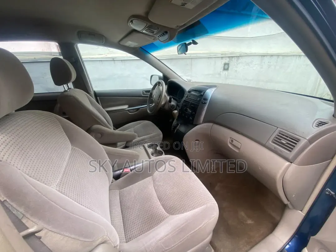 Toyota Sienna 2006 Blue