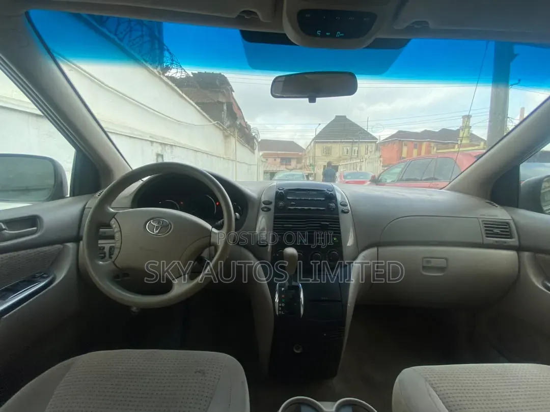 Toyota Sienna 2006 Blue