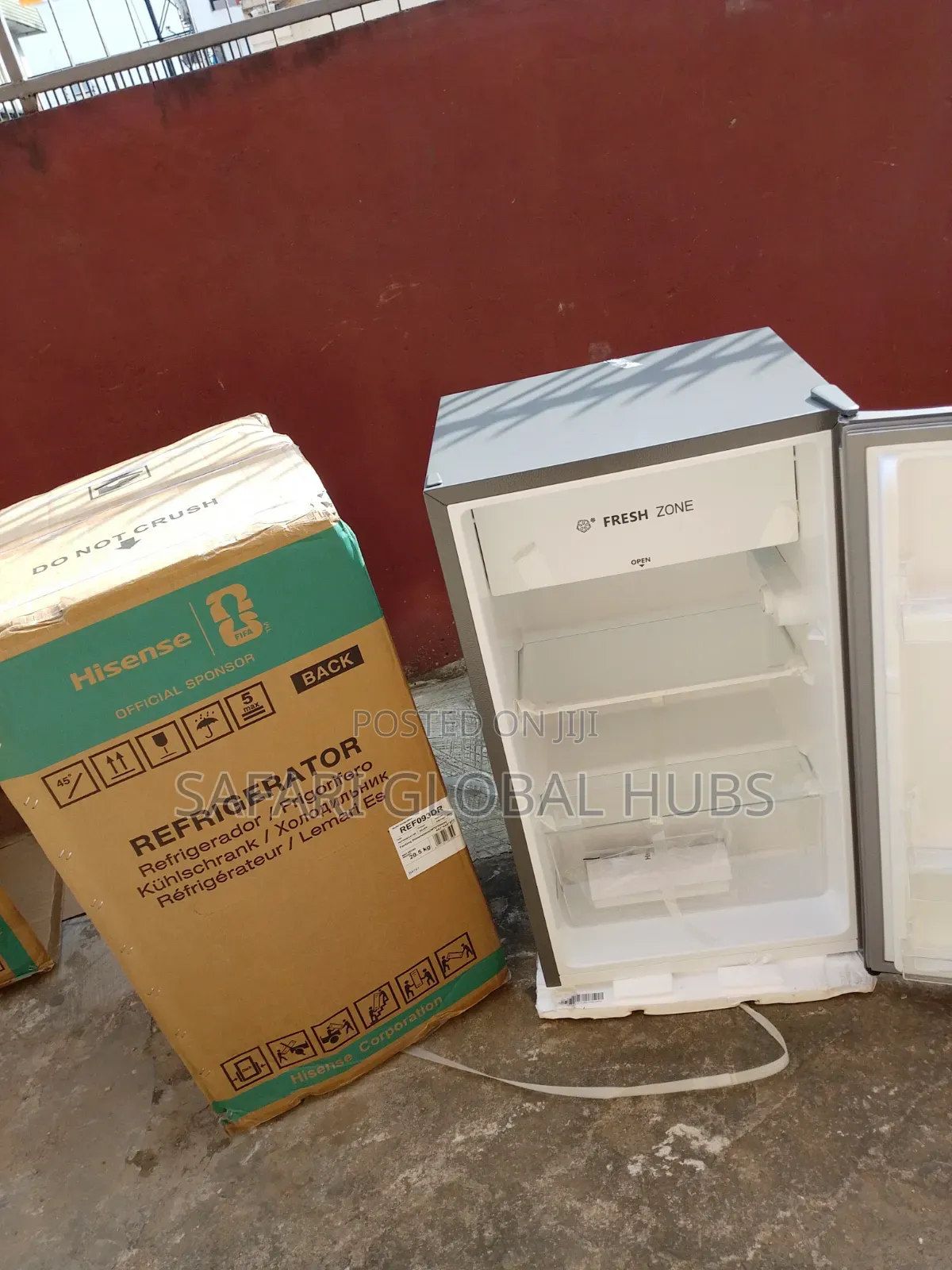 HISENSE Compact 90l Refrigerator+ Double Shelves
