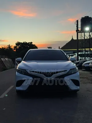 Toyota Camry 2018 White