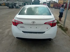Toyota Corolla 2016 White