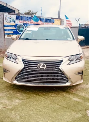 Lexus ES 2018 Gold