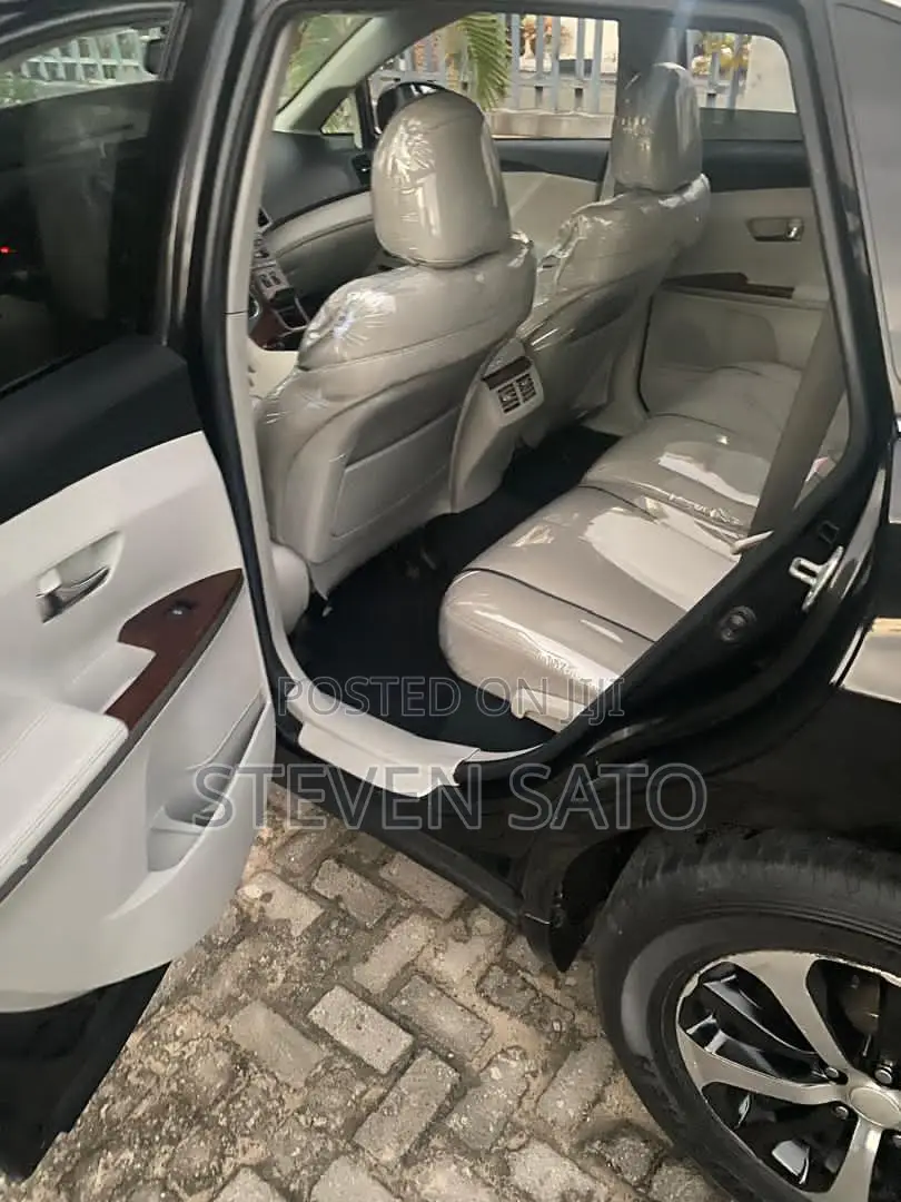 Toyota Venza 2011 Black