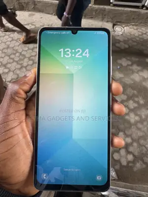 Samsung Galaxy A06 128 GB Yellow