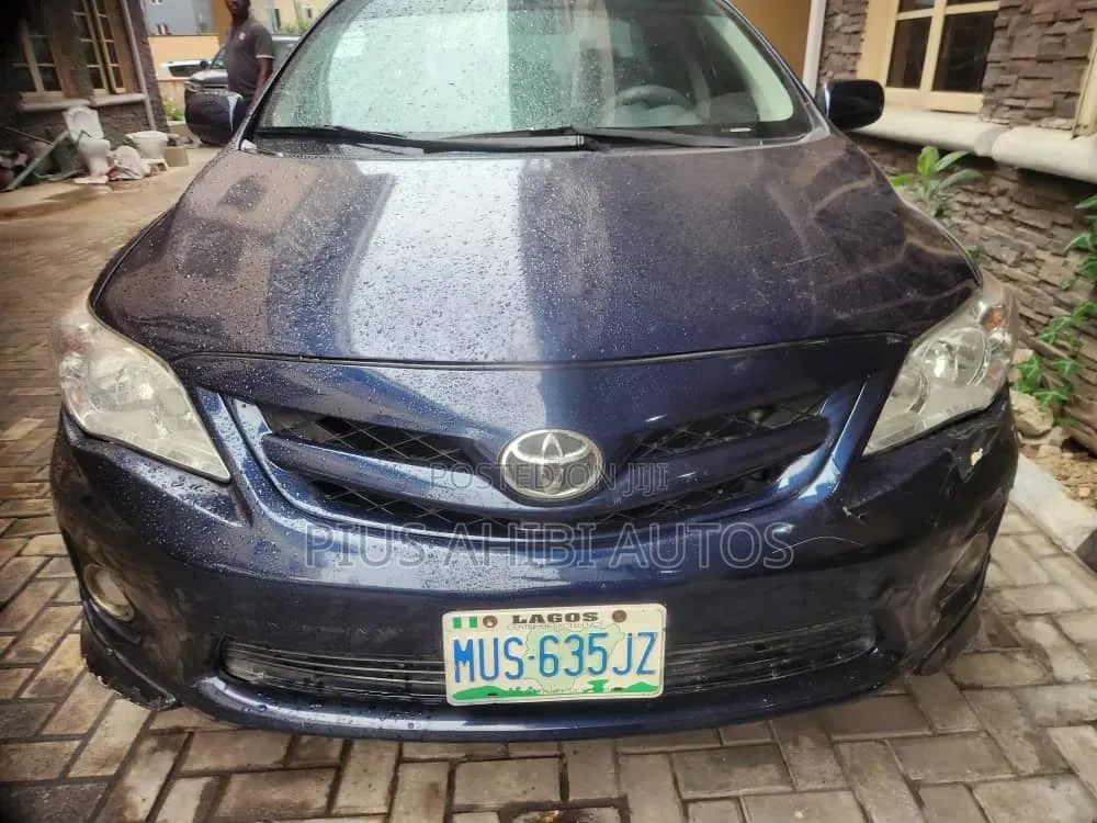 Toyota Corolla 2013 Blue